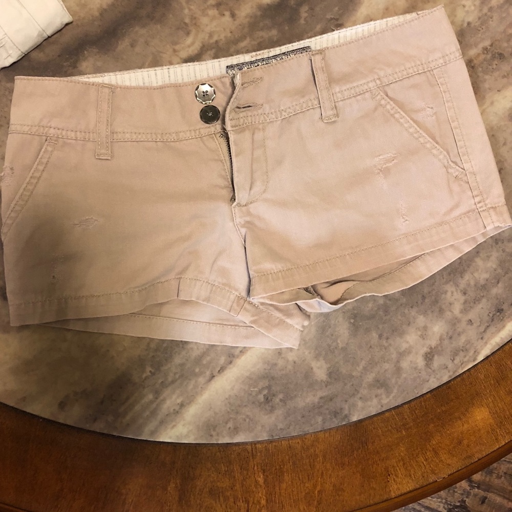 BKE tan neutral shorts